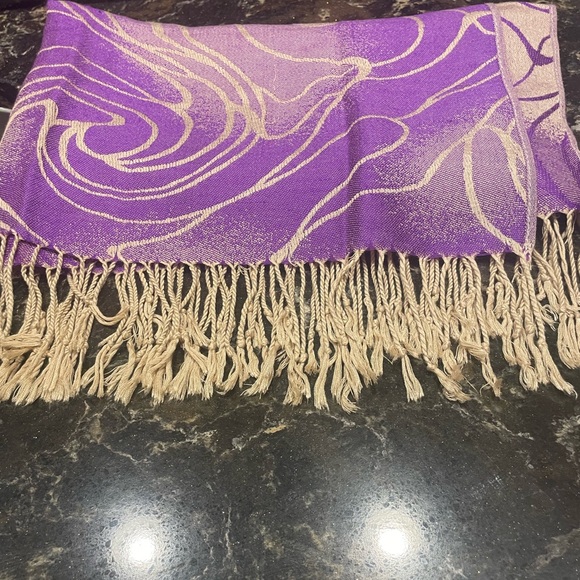 100 percent Cashmere pre loved gorgeous skarf- luxury style - Picture 15 of 15